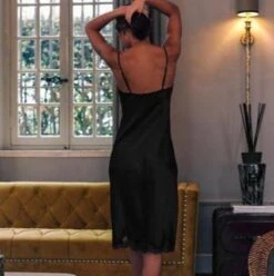 Marjolaine Phenix Silk And Lace Nightdress 11 Marjolaine Phenix Silk And Lace Nightdress -Maison SL Store phenixlangenachtjurk1 3phe6101noir